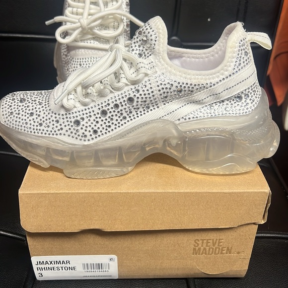 JMAXIMAR RHINESTONE Steve Madden sparkly sneakers! - Picture 4 of 5